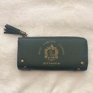 Green Tassel Zip Wallet